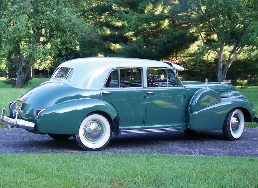  Cadillac Series 60 Special Sedan 1940 года  (фото 11 из 12)
